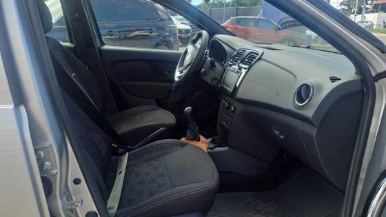 RENAULT LOGAN 1.0 12V SCE FLEX ZEN MANUAL RENAULT LOGAN 1.0 12V SCE FLEX ZEN MANUAL